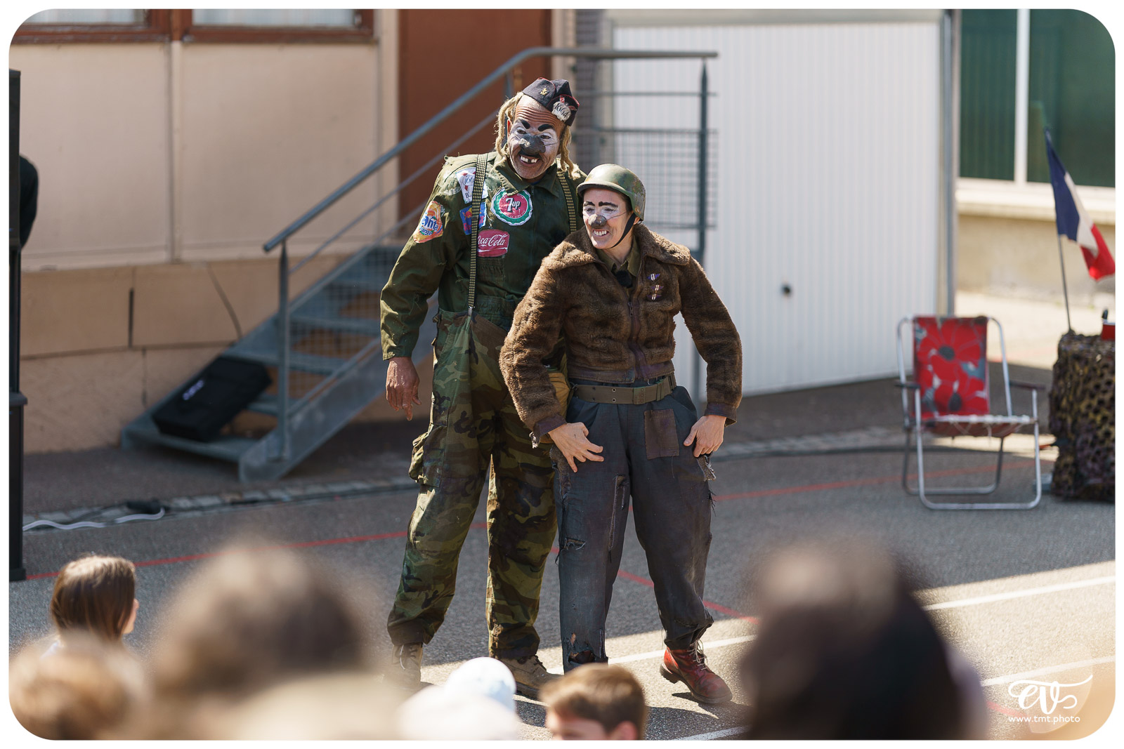 EN ATTENDANT LE 3ÈME TYPE (THÉÂTRE DE CANIVEAU)